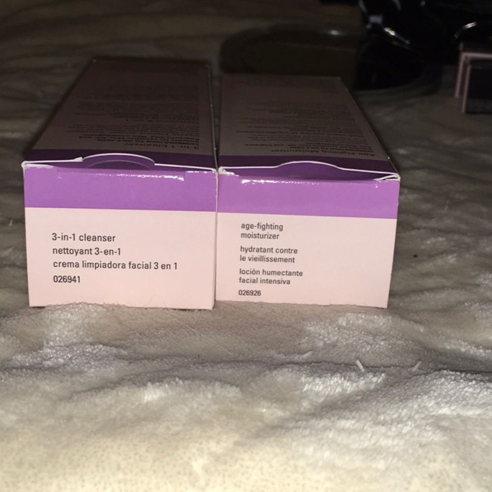 Combination to Oily skin cleanse and moisturizer.